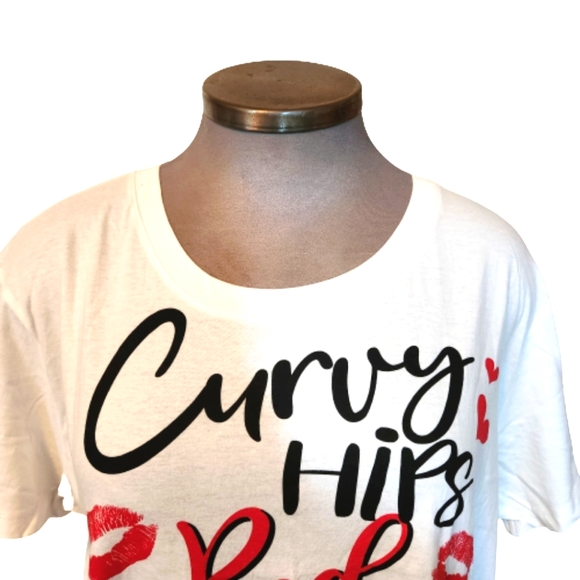 CURVY HIPS & RED LIPS ♡ CUTE WHITE TEE ♡ 3x ♡ NWT - Picture 3 of 9